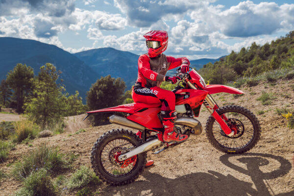 GASGAS EC 300 TBI 2026  KOHE OLEMAS!