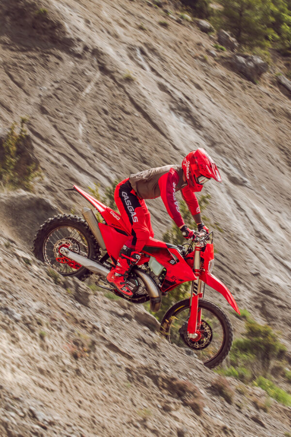 GASGAS EC 300 TBI 2026  KOHE OLEMAS!