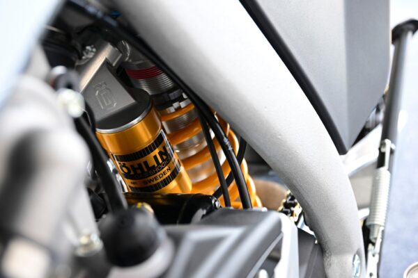 AJP PR7 650 ADVENTURE GOLD EDITION ÖHLINS